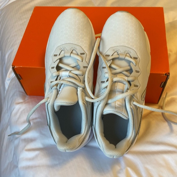 Nike Legend Essential 2 women’s training sneakers - Picture 5 of 8